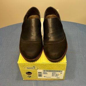 Naot “Angin” Black Shoes in Women’s size 39
